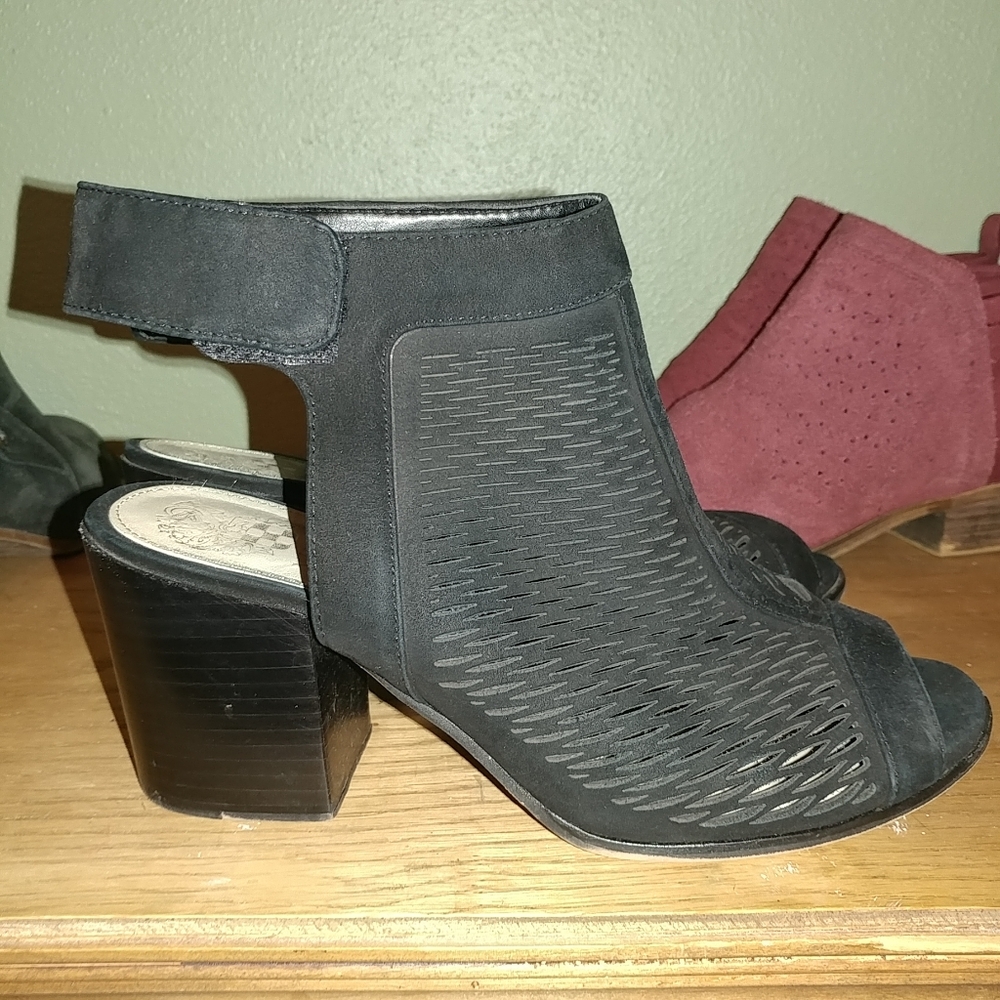 Vince Camuto Lavette Peep Toe Black Nubuck